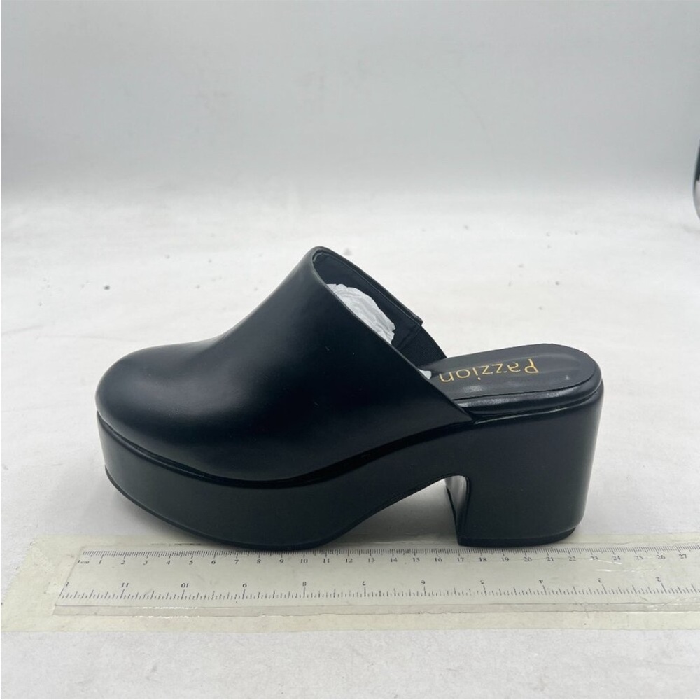 Pazzion Black Women's Chunky Heel Mules size 6 EUC